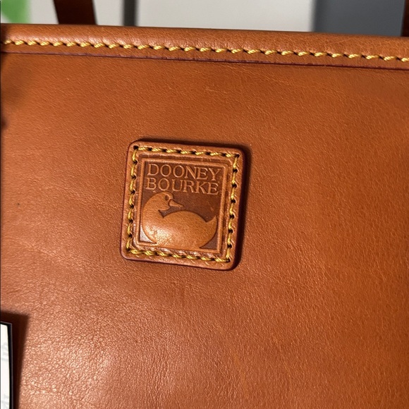 NWT Dooney & Bourke Florentine Small Charleston Shopper in Natural - Picture 9 of 14